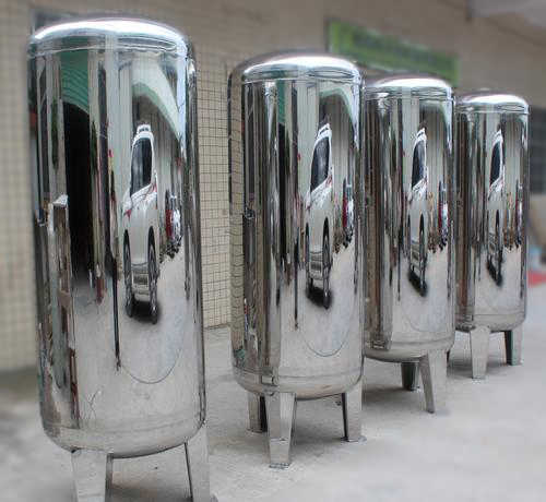 不銹鋼多介質(zhì)過(guò)濾器布水器需要清洗嗎？