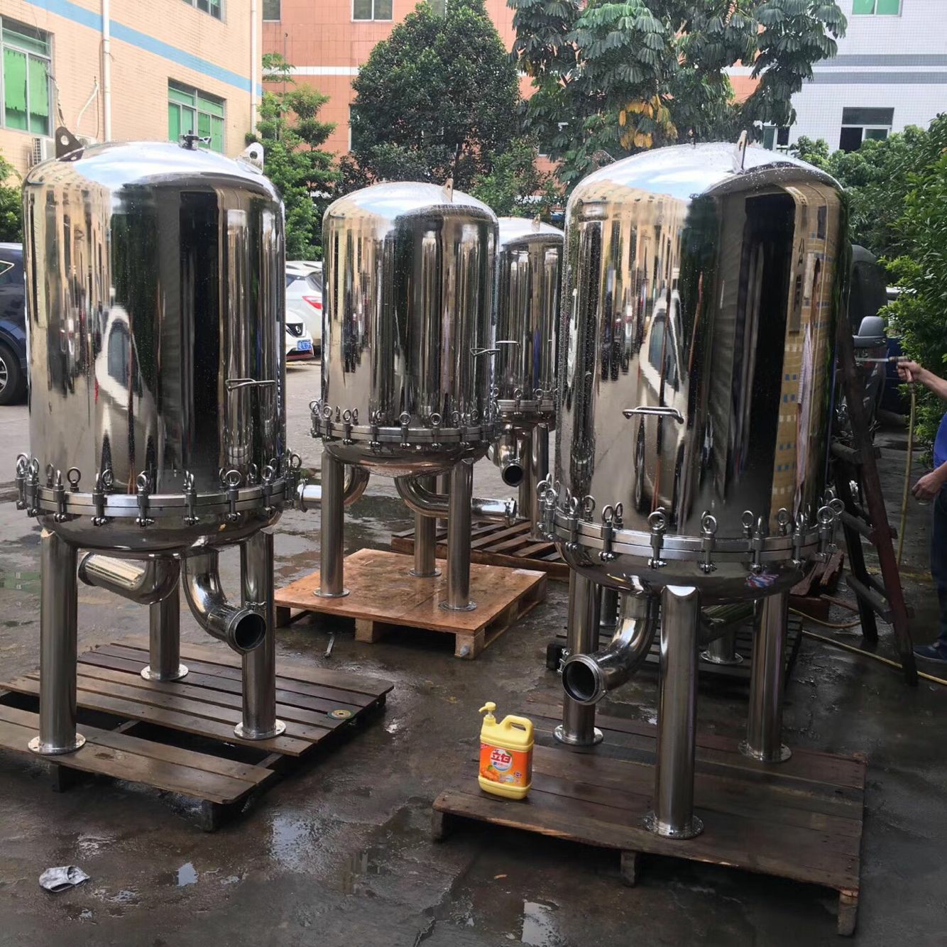不銹鋼精密過濾器的濾芯數(shù)量有多少？